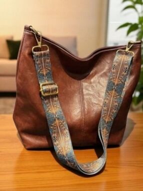 Luxe Vegan Leather Crossbody / Hobo Bag